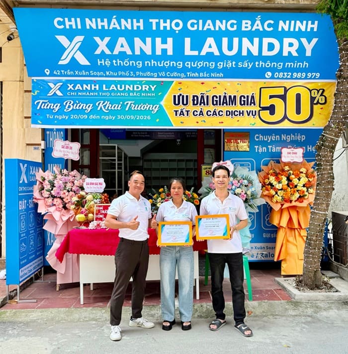 Lễ trao chứng nhận hoàn thành (3/4)